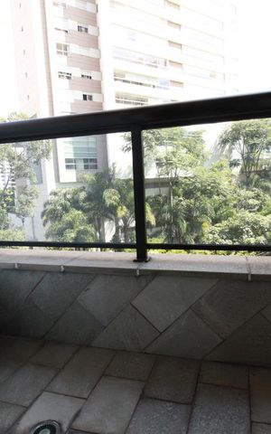Apartamento à venda com 300m², 4 quartos e 4 vagasVaranda
