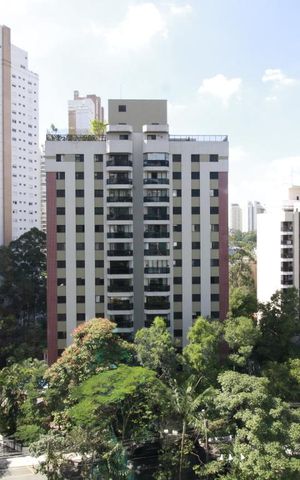 Apartamento à venda com 300m², 4 quartos e 4 vagasVista da suíte 4