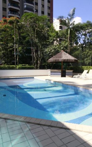 Apartamento à venda com 300m², 4 quartos e 4 vagasPiscina
