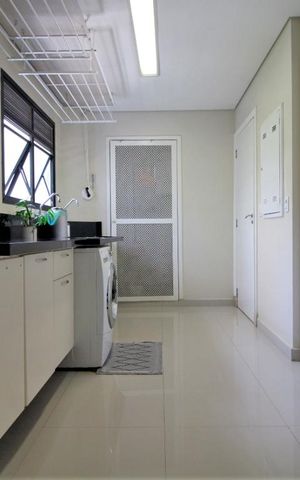 Apartamento à venda com 300m², 4 quartos e 4 vagasÁrea de serviço