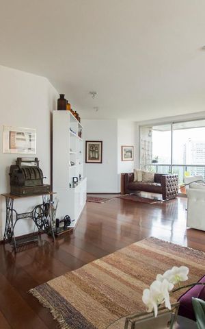 Apartamento à venda com 198m², 4 quartos e 3 vagas Apartamento à venda com 198m², 4 quartos e 3 vagasSala