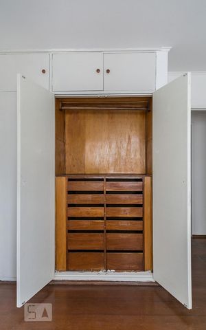 Apartamento para alugar com 94m², 3 quartos e 1 vaga Apartamento para alugar com 94m², 3 quartos e 1 vagaArmário dos quartos