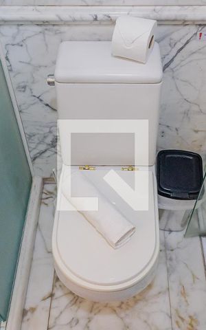 Apartamento à venda com 115m², 2 quartos e 2 vagasBanheiro da Suíte