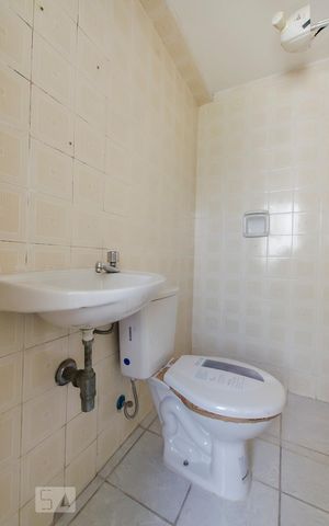 Apartamento à venda com 67m², 2 quartos e 1 vaga Apartamento à venda com 67m², 2 quartos e 1 vagaBanheiro de serviço