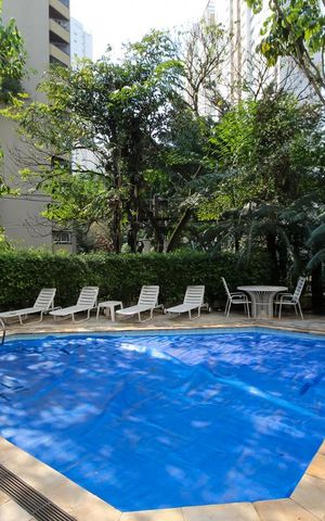 Apartamento para alugar com 138m², 3 quartos e 3 vagas Apartamento para alugar com 138m², 3 quartos e 3 vagasÁrea comum - Piscina