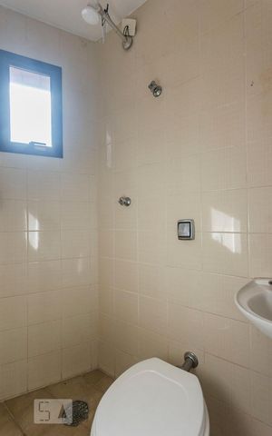 Apartamento para alugar com 173m², 3 quartos e 2 vagas Apartamento para alugar com 173m², 3 quartos e 2 vagasBanheiro de serviiço