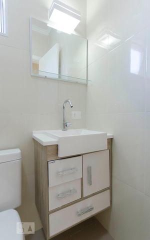 Apartamento para alugar com 60m², 2 quartos e sem vagaBanheiro