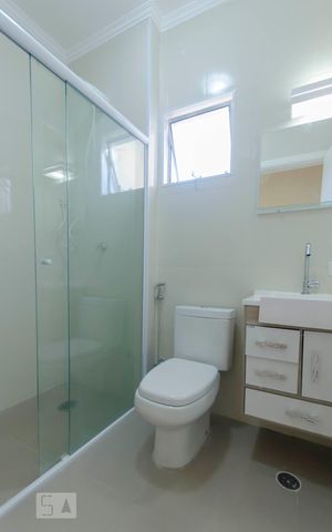 Apartamento para alugar com 60m², 2 quartos e sem vagaBanheiro