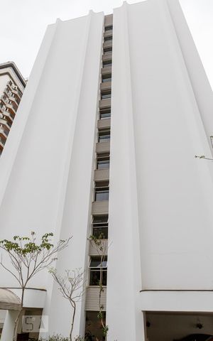 Apartamento à venda com 28m², 1 quarto e 1 vaga Apartamento à venda com 28m², 1 quarto e 1 vagaFachada