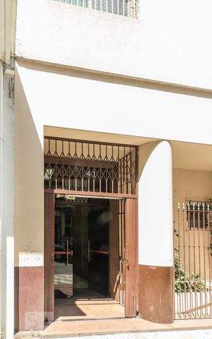 Studio à venda com 32m², 1 quarto e sem vaga Studio à venda com 32m², 1 quarto e sem vagaFachada