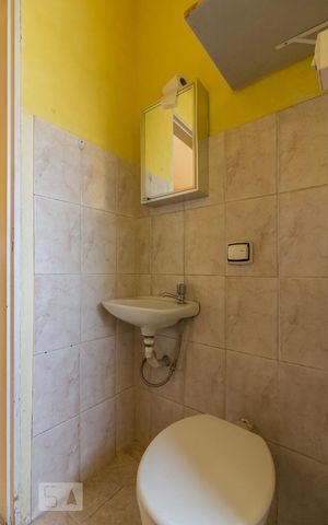 Studio à venda com 32m², 1 quarto e sem vaga Studio à venda com 32m², 1 quarto e sem vagaBanheiro