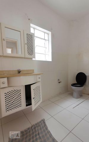 Apartamento para alugar com 70m², 2 quartos e sem vagaBanheiro
