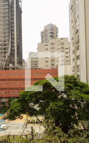 Apartamento à venda com 200m², 4 quartos e 3 vagas Apartamento à venda com 200m², 4 quartos e 3 vagasVista