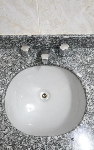 Apartamento à venda com 96m², 2 quartos e 2 vagasdetalhe do banheiro suíte 2