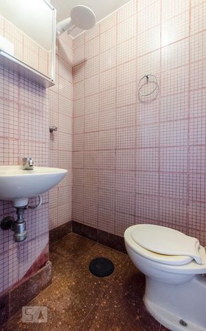 Apartamento à venda com 369m², 4 quartos e 4 vagas Apartamento à venda com 369m², 4 quartos e 4 vagasBanheiro de serviço