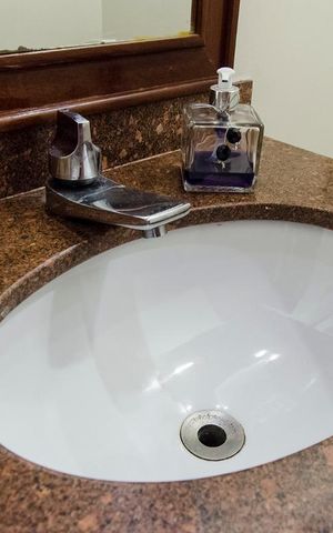 Apartamento à venda com 369m², 4 quartos e 4 vagas Apartamento à venda com 369m², 4 quartos e 4 vagasDetalhe do lavabo