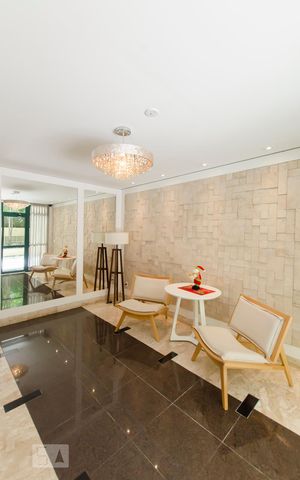 Apartamento à venda com 86m², 3 quartos e 2 vagas Apartamento à venda com 86m², 3 quartos e 2 vagasHall social