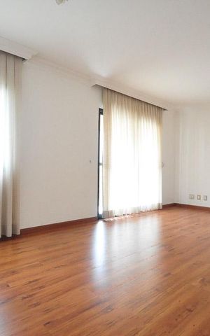 Apartamento para alugar com 135m², 4 quartos e 4 vagassala
