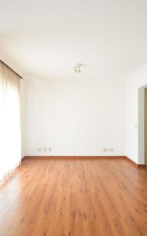 Apartamento para alugar com 135m², 4 quartos e 4 vagassala
