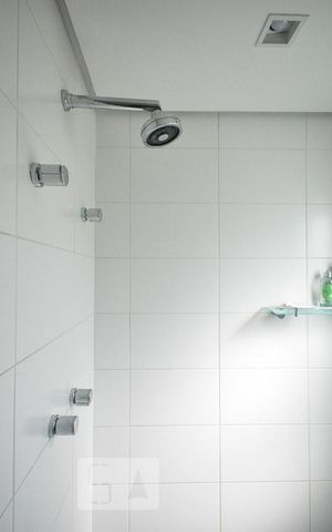 Apartamento para alugar com 135m², 3 quartos e 2 vagasdetalhe do banheiro suíte 