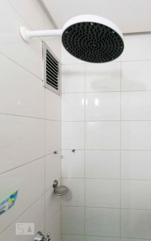 Apartamento à venda com 74m², 3 quartos e 2 vagasBanheiro social (Chuveiro)