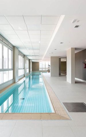 Studio à venda com 33m², 1 quarto e 1 vaga Studio à venda com 33m², 1 quarto e 1 vagaPiscina coberta