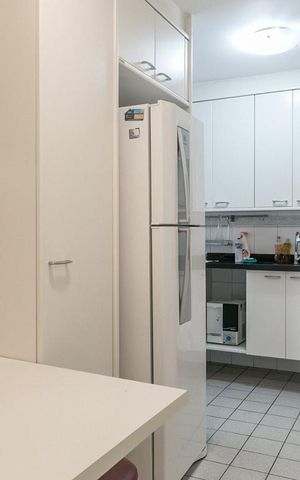 Apartamento à venda com 98m², 3 quartos e 2 vagas Apartamento à venda com 98m², 3 quartos e 2 vagasCozinha