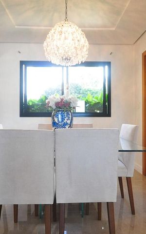 Apartamento para alugar com 180m², 3 quartos e 4 vagasmesa de jantar