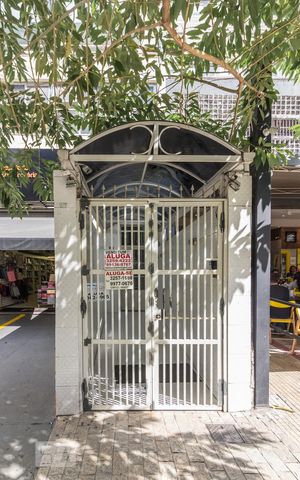 Studio para alugar com 34m², 1 quarto e sem vaga Studio para alugar com 34m², 1 quarto e sem vagaFachada