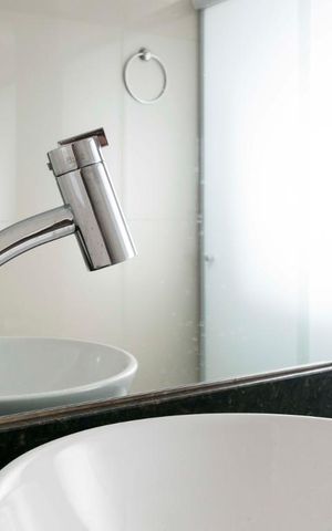 Apartamento à venda com 55m², 2 quartos e 2 vagasQuarto 2 - Suíte/ Banheiro (Torneira)