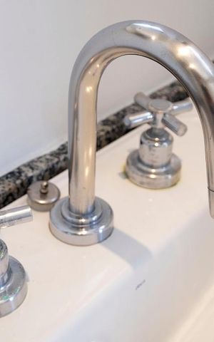 Apartamento à venda com 57m², 2 quartos e 1 vaga Apartamento à venda com 57m², 2 quartos e 1 vagaSuíte- Banheiro