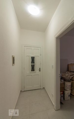 Apartamento para alugar com 80m², 2 quartos e sem vaga Apartamento para alugar com 80m², 2 quartos e sem vagaCorredor de entrada