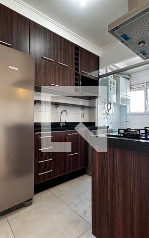 Apartamento para alugar com 81m², 2 quartos e 2 vagasCozinha