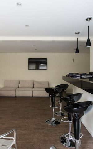 Apartamento à venda com 130m², 2 quartos e 2 vagas Apartamento à venda com 130m², 2 quartos e 2 vagasSalão de festas