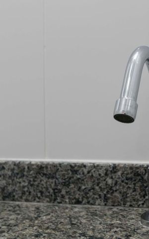 Apartamento à venda com 60m², 3 quartos e 1 vagaBanheiro (Torneira)