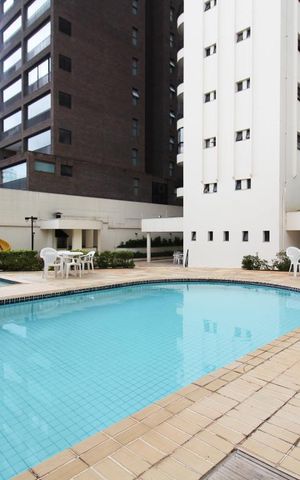 Apartamento para alugar com 100m², 3 quartos e 2 vagas Apartamento para alugar com 100m², 3 quartos e 2 vagasÁrea comum - Piscina