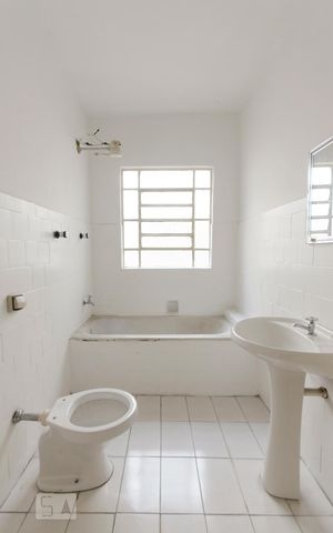 Apartamento para alugar com 100m², 2 quartos e sem vagaBanheiro