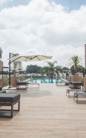 Studio para alugar com 42m², 1 quarto e 1 vaga Studio para alugar com 42m², 1 quarto e 1 vagaPiscina