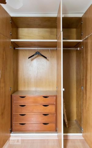Apartamento para alugar com 55m², 2 quartos e 1 vagaQuarto 2 (Armários)