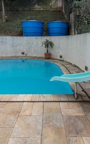 Apartamento à venda com 140m², 2 quartos e 2 vagas Apartamento à venda com 140m², 2 quartos e 2 vagasPiscina