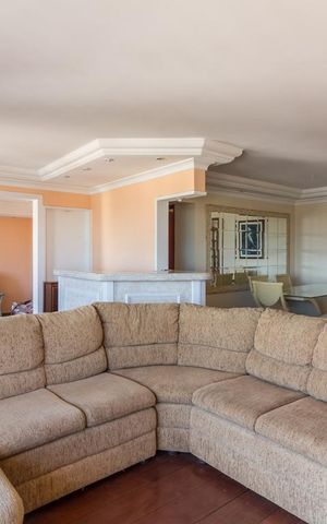 Apartamento à venda com 140m², 2 quartos e 2 vagas Apartamento à venda com 140m², 2 quartos e 2 vagasSala