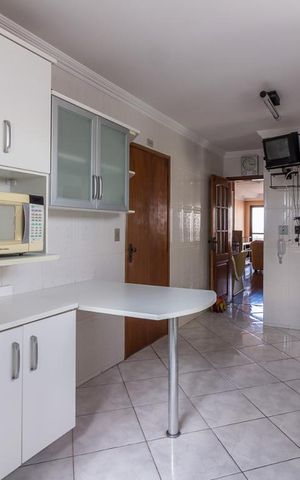 Apartamento à venda com 140m², 2 quartos e 2 vagas Apartamento à venda com 140m², 2 quartos e 2 vagasCozinha