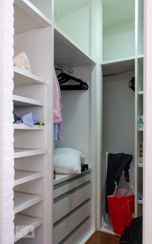 Apartamento à venda com 77m², 1 quarto e sem vagaCloset