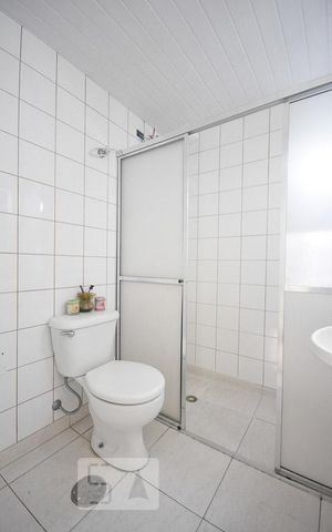 Apartamento para alugar com 58m², 2 quartos e 2 vagasdetalhe do banheiro