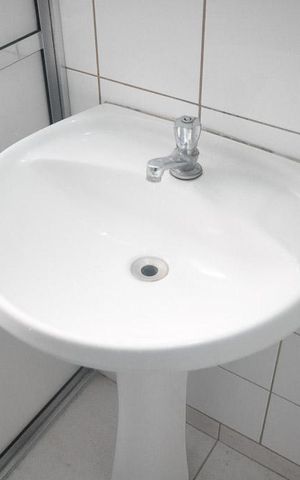 Apartamento para alugar com 58m², 2 quartos e 2 vagasdetalhe do banheiro