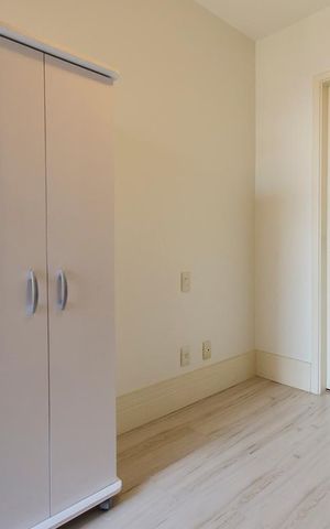 Apartamento à venda com 76m², 2 quartos e 2 vagas Apartamento à venda com 76m², 2 quartos e 2 vagasSuíte