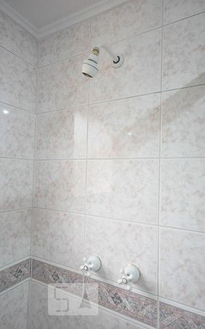 Apartamento à venda com 213m², 4 quartos e 3 vagasdetalhe do banheiro suíte 2