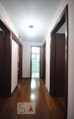 Apartamento à venda com 213m², 4 quartos e 3 vagascorredor