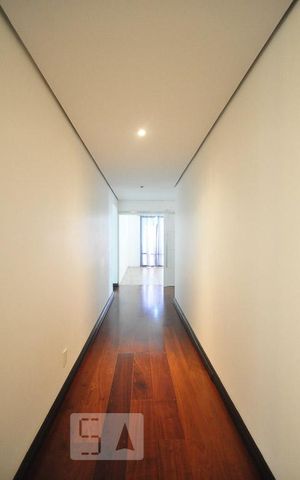 Apartamento à venda com 480m², 4 quartos e 4 vagascorredor