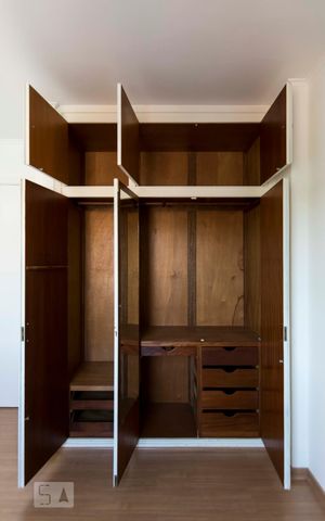 Apartamento para alugar com 101m², 3 quartos e 2 vagasQuarto 2 (Armários)